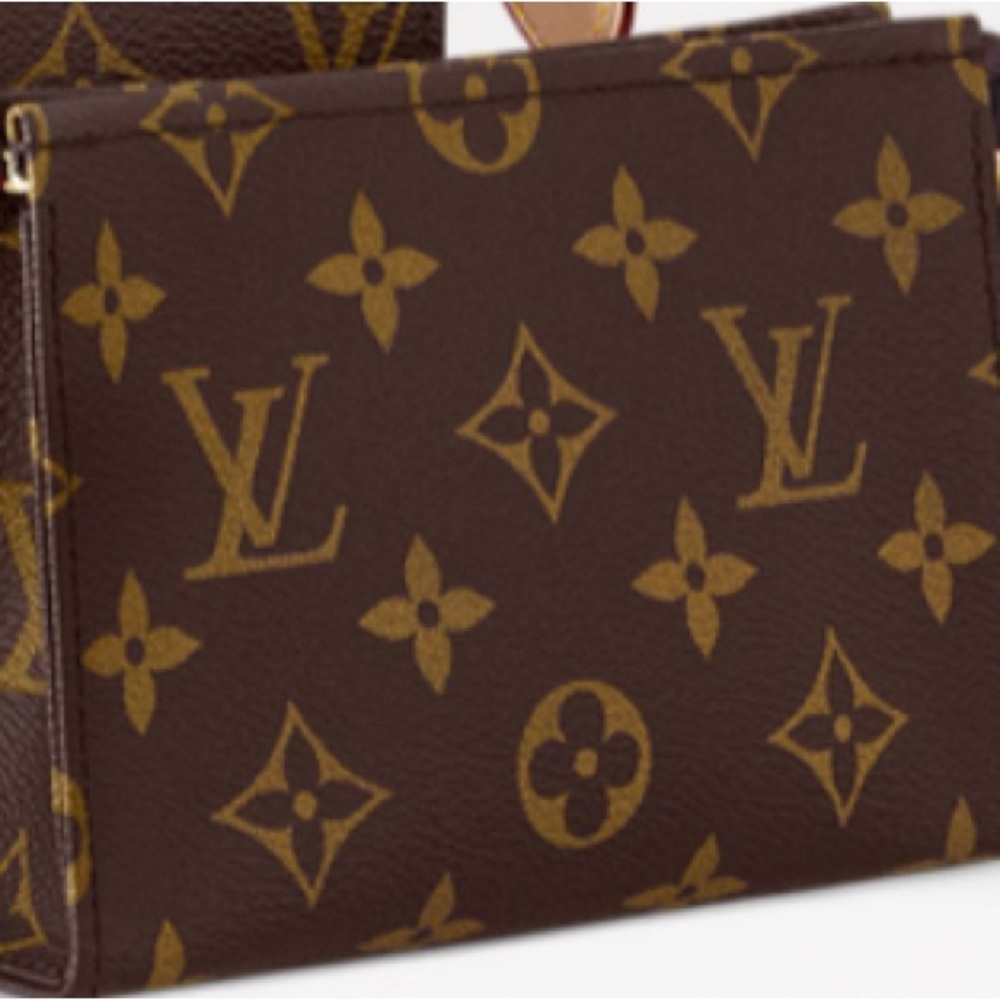 New Authentic Louis Vuitton Monogram canvas Toiletry Pouch, made in France 🇫🇷